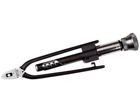 Detaljeret billede af Bahco wire twister plier, der viser den polerede hoved, rustbeskyttelse og omskifter til højre/venstre snoning.