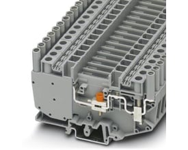 Phoenix Contact URTK/SP måletransformerskilleklemme med skruetilslutning, der viser en række grå terminaler og en orange betjeningsknap.