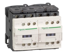 Nærbillede af Schneider Electric TeSys D kontaktor, der viser 2NO+2NC kontakter, mærkat med 'LC1D' og skrueterminaler for tilslutning af ledninger.