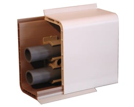 Gabotherm rørpanel i hvid med synlig indre struktur og to grå rør, demonstrerer paneldesignet.