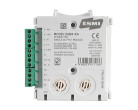 Schneider Electric EM201EA kontrolmodul med én udgang og isolator, hvidt hus med grønne terminaler og mærkat med produktinformation og CE-godkendelse.