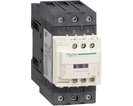 Schneider Electric TeSys D kontaktor, LC1D, 65A, 3P, 400VAC, med 1 NO og 1 NC hjælpekontakt, tydeligt mærket med terminaler.