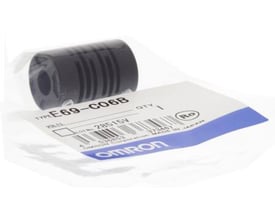 Omron E69-C08B akselkobling til E6C3-A encoder, vist i original emballage med label.