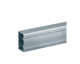 Schneider Electric OptiLine 45 kanaldel, 95mm bred, 1-rums, 2m lang, i eloxeret aluminium med synlige monteringsriller.