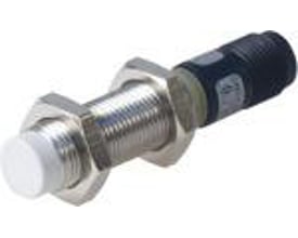 Carlo Gavazzi induktiv aftaster M12 Namur, kort model med gevindhus i AISI304, hvid følerflade og sort tilslutning.