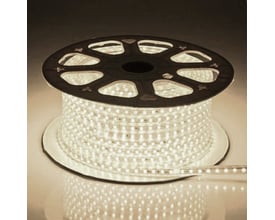 LEDlife LED-strip Type Q på rulle, 5 meter, med 4000K neutralhvidt lys og IP67-vandtæt udførelse.