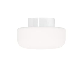 Ifö Electric Solenne loft- og væglampe med hvid, mat opal skærm og hvid base, vist isoleret på hvid baggrund.
