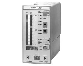 Siemens SIPART DR21 procescontroller, 72x144mm basisenhed med digitalt display og kontrolknapper, vist på hvid baggrund.