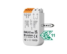Jumitech Dali-2 RM8 relæ til indbygning, hvidt, med DALI logo, CE mærkning og tekniske specifikationer angivet.