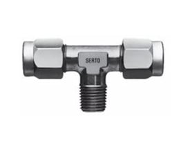 L-messing T-rør med udvendig gevind på 1/8'' og to 06 mm rørkoblinger på en hvid baggrund.