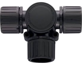 HellermannTyton T-stykke i sort PA66 med tre tilslutninger, IP66-klassificeret og med inspektionshul.