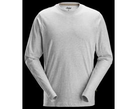 Komplet frontvisning af Snickers Workwear lys gråmeleret langærmet T-shirt, størrelse M, med ribstrikket hals og label på siden.