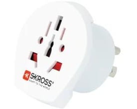 Skross Country Adapter World to US i hvid, med universel indgang til jordede og ikke-jordede stik fra forskellige lande.