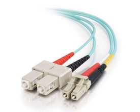 CommScope FO Patchkabel OM4 Lazrspeed550 med LC-SC duplex konnektorer og turkis LSZH kabel på 6,10 meter.