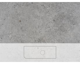 Svedbergs Poem Soft Kalk bordplade på 121 x 46 x 1,2 cm med grå, spættet overflade og tegnet omrids med udskæringer.