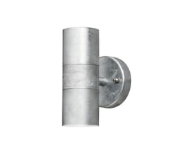 Konstsmide Modena væglampe i galvaniseret stål med dobbelte lysudtag, isoleret på hvid baggrund.