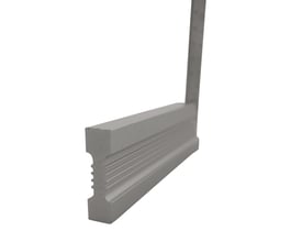 Detalje af Diesella snedkervinklens aluminiumsbase med riller, der giver solidt greb på overflader.