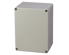 Fibox Euronord kasse i grå polycarbonat med dimensionerne 120x160x140 mm, med gråt dæksel og fire synlige skruehuller.