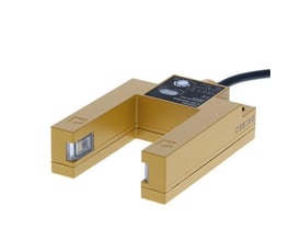 Omron E3S-GS3B4 fotoelektrisk sensor med 30 mm slids, PNP-udgang og 5 meter kabel, i gylden metal.