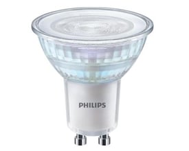 Nærbillede af en enkelt Philips MASTER VALUE LEDspot GU10 pære med 36° spredningsvinkel.