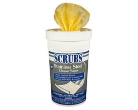 Nærbillede af Scrubs Stainless Steel Cleaner Wipes spand, der viser produktets label og en enkelt gul serviet trukket op.