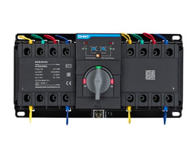 Chint automatisk net-/generatoromskifter NXZB-63H/4CT med 63 A, set forfra med tilslutningsklemmer og drejegreb.