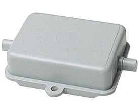 Procon Multistik blinddæksel B10 i grå pulverlakeret aluminium, designet til langsgående låsebøjle, med standardiseret pasform for 16A 500V.