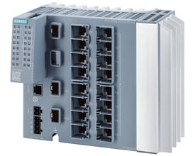 Siemens SCALANCE XC216-3G PoE industriel switch med 14x RJ45 PoE-porte, 2x SFP+ porte og SFP-port, monteret på grå plastisk kabinet med køleribber på siden.