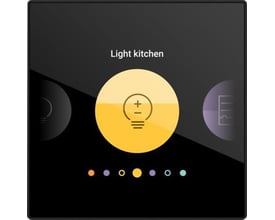 Niko Digital Black betjeningsskærm med 3,6” touchskærm, viser "Light kitchen" menu med lys-ikon og lysstyrkejustering.