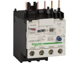 Detaljebillede af Schneider Electric LR2K0307 termorelæ, der viser kontrolskalaen for A-justering på 0,11-0,16 A.