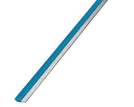 Detaljeret vinkel af Phoenix Contact kortslutningsbro FBST 500-PLC BU, 500 mm lang, i blå og sølvfarvet design.