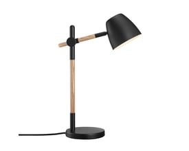 Nordlux Theo bordlampe i mat sort metal og lyst træ, isoleret på hvid baggrund, med synlig sort ledning.