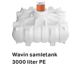 Hvid Wavin-samletank til spildevand i PE med ribbet beholder og orange adgangsrør, angivet til 3 m³.