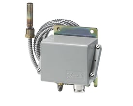 Danfoss KPS79 termostat i grå farve med logo, fjernføler og 2 meter kapillarrør, klar til montering.