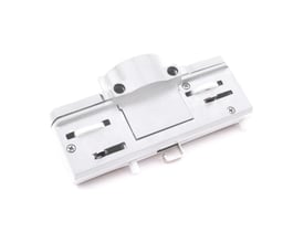 Hvid SpectrumLED-pendeladapter til 3-faset system, set skråt ovenfra med kontaktspor og skruer synlige.