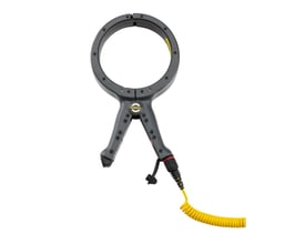 Ridgid SeekTech induktiv signalklemme, 4 tommer, grå, med gult kabel på hvid baggrund.