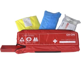OX-ON 3 in 1 Safety kit Comfort med åben taske, der viser gul vest, blå pose og førstehjælpspakke.