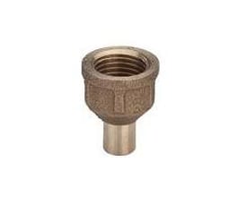 Lodde overgangsmuffe med 28mm kobberrørs-tilslutning og 1" gevind. Viser muffens kompakte design.