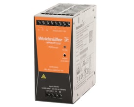 Detaljeret visning af Weidmüller Pro Max3 strømforsyningens frontpanel, der viser mærkater med specifikationer, LED-indikatorer og justeringsmuligheder.