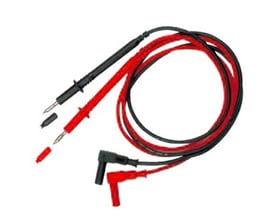 Nærbillede af Elma Instruments ledningssæt, viser 4 mm vinkelbananstikket med beskyttelseskappe og prøvepind i detaljer.