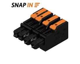 Weidmüller 4-polet hybridstik med SNAP IN-tilslutning og orange håndtag, set skråt forfra.