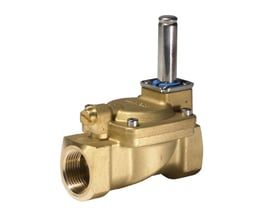 Generelt billede af Danfoss EV224B magnetventil i messing med 1" intern G-gevindtilslutning og stålventilspindel.