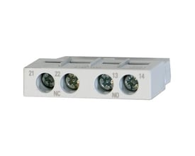 Omron J77MN-11F hjælpekontakt med 1M1B konfiguration, hvid plast, med skrueterminaler markeret 21, 22 (NC) og 13, 14 (NO).