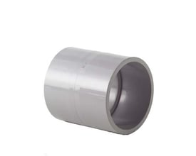 PVC muffe med 160mm diameter og PN16 trykklasse, ideel til samling af PVC rør, fremstillet af grå plast.