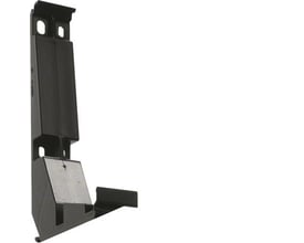 Hager opspændingsbeslag i grå plast, designet til RK 110 kabelafdækningsplader, vist fra siden med hvid baggrund.