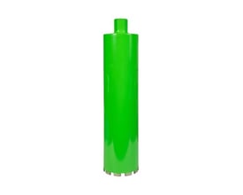 Eibenstock diamantbor, Ø121 mm og 450 mm langt, med grøn cylindrisk krop og segmenter nederst.