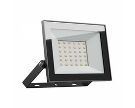 Sort SpectrumLED LED-projektør på 30 W med lysflade og justerbar monteringsbøjle.