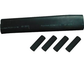 TE Connectivity krympemuffe EPKJ-0263-N, 4 x 150-300 mm², med 4 mindre krympemuffer arrangeret under den store muffe.