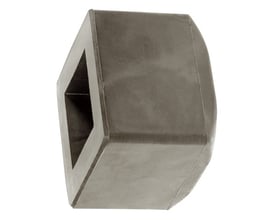 Gråt gummihoved til 1,5 kg mukkert, set fra siden med en firkantet åbning.