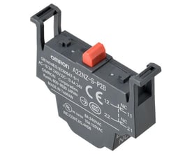 Omron A22NZ-S-P2B kontaktblok med push-in terminaler og rød aktiveringsknap, fremstillet i Taiwan.